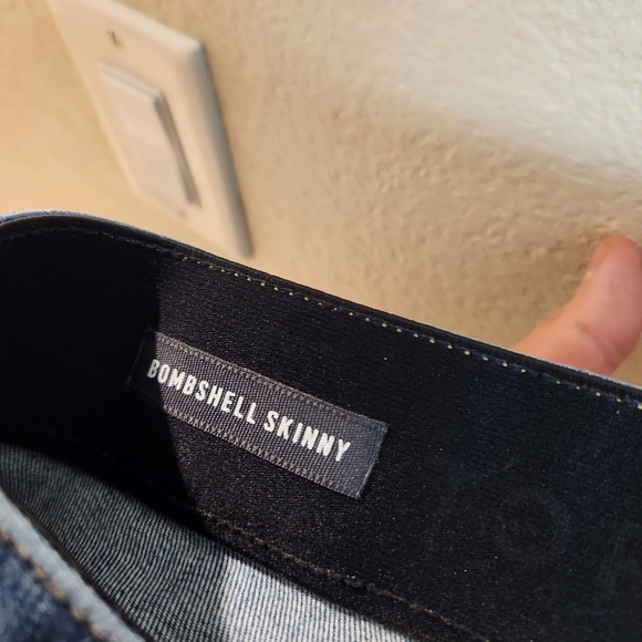 Torrid Bombshell Skinny Denim Shorts Size 18 - Picture 5 of 7